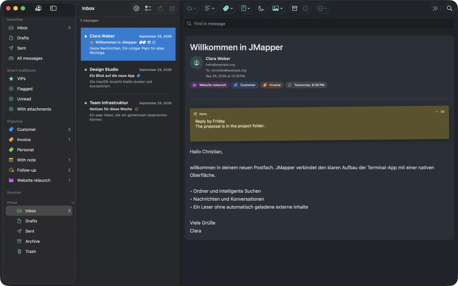 JMapper on the Mac: sidebar with favorites, smart mailboxes and tags, the message list and a message with tags and a sticky note
